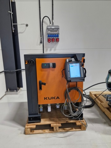 1371175-8 Industrirobot med tillbehör - KUKA KR 150 R2700-2, -2019
