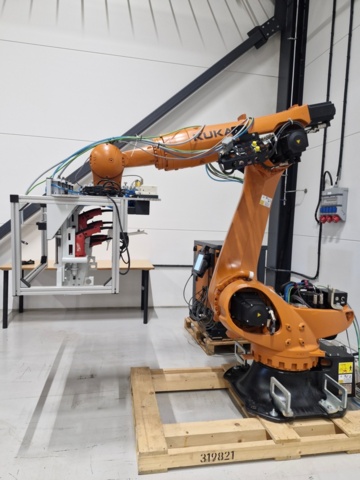 1371175-11 Industrirobot med tillbehör - KUKA KR 150 R2700-2, -2019