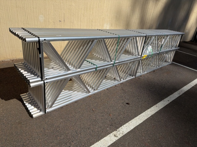 Scaffolding railings - Monzon - PS Auction - We value the future ...
