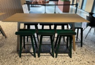 1514003 Bord och 7 st barstolar