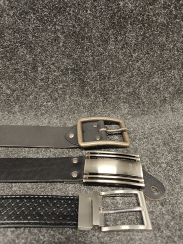 1514441-2 10 leather belts, size 85