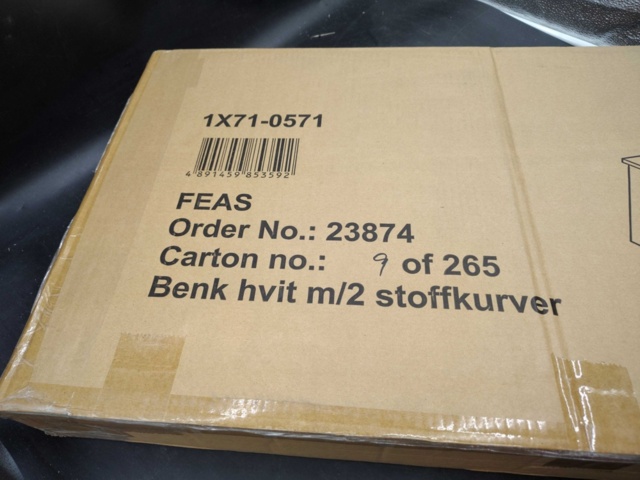1508405-4 Förvaringsbänk –  vit med tygkorgar