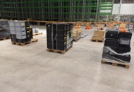 1510019 Lot of plastic boxes in 3 pallets (40 x 30 cm)