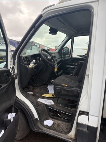 1351427-17 Iveco Daily 35-150 Chassi Cab 2.3 JTD Manuell, 146hk, -2016 (Reparationsobjekt)