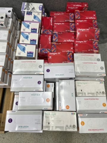 1482524-3 Lot of vinyl and nitrile gloves