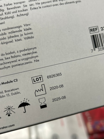 1482524-5 Lot of vinyl and nitrile gloves