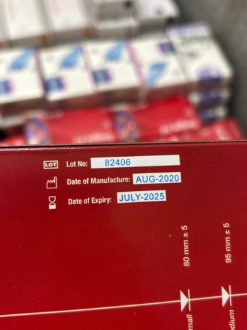 1482524-7 Lot of vinyl and nitrile gloves