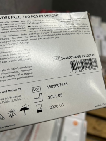 1482524-10 Lot of vinyl and nitrile gloves