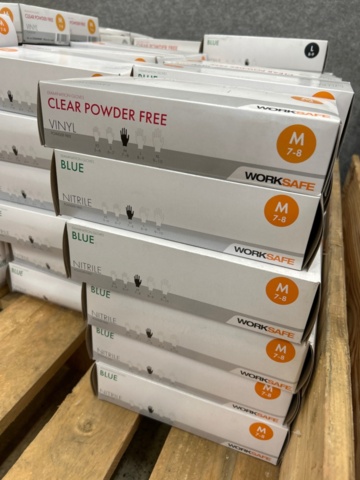 1482524-13 Lot of vinyl and nitrile gloves