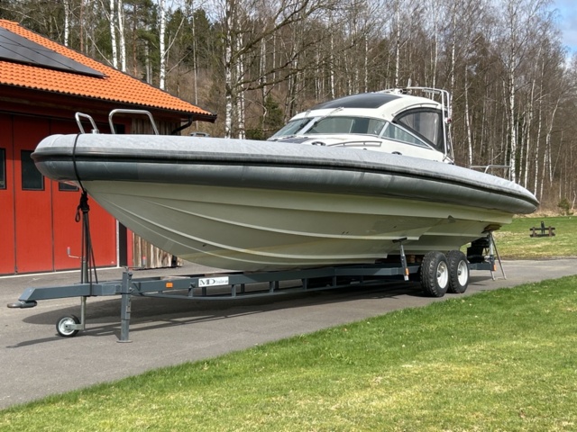 1457641-3 RIB Unlimited 36 Explorer, ink trailer
