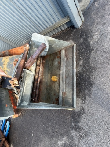 1427754-25 Kompakttraktor med frontlastare och redskap - John Deere 3720 -2013