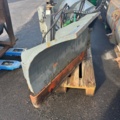 1427754-31 Kompakttraktor med frontlastare och redskap - John Deere 3720 -2013