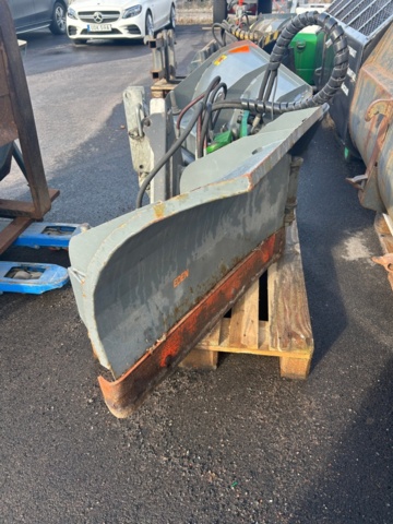 1427754-31 Kompakttraktor med frontlastare och redskap - John Deere 3720 -2013