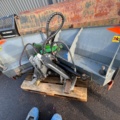 1427754-32 Kompakttraktor med frontlastare och redskap - John Deere 3720 -2013