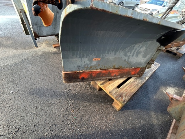1427754-35 Kompakttraktor med frontlastare och redskap - John Deere 3720 -2013