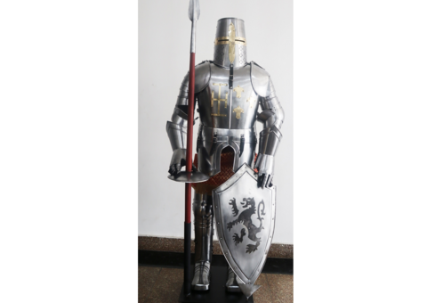 Image representing the auction - Unique home furnishings; armor, diving and knight helmets, etc.