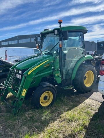 1427754-38 Kompakttraktor med frontlastare och redskap - John Deere 3720 -2013