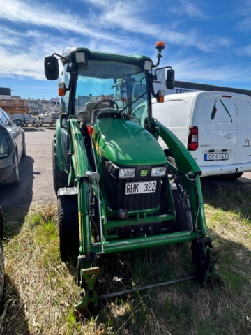1427754-39 Kompakttraktor med frontlastare och redskap - John Deere 3720 -2013