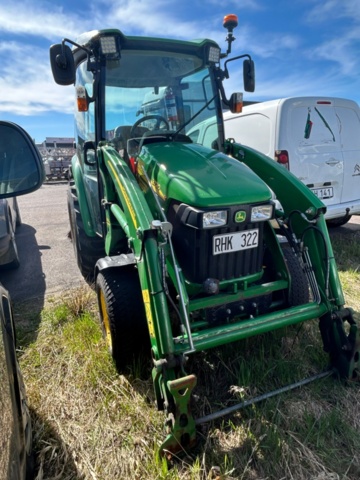 1427754-40 Kompakttraktor med frontlastare och redskap - John Deere 3720 -2013