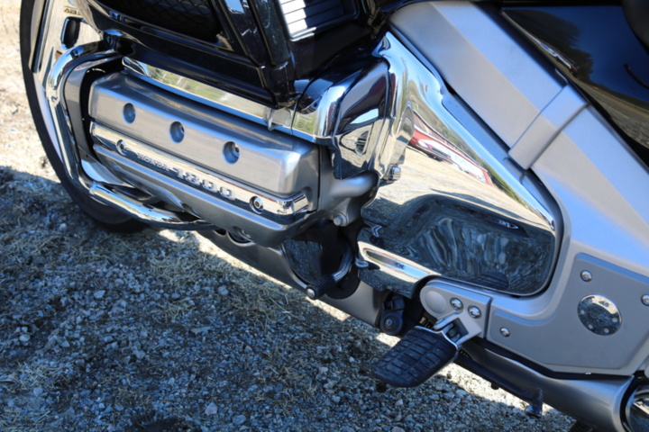 1416928-16 Honda Powersports GL1800A Gold Wing 1.8. ABS. 120hp, 2001. Low mileage.