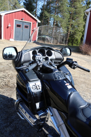 1416928-20 Honda Powersports GL1800A Gold Wing 1.8. ABS. 120hp, 2001. Low mileage.