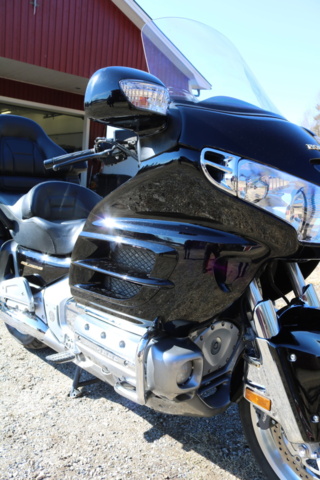 1416928-30 Honda Powersports GL1800A Gold Wing 1.8. ABS. 120hp, 2001. Low mileage.
