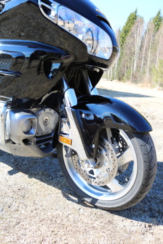 1416928-31 Honda Powersports GL1800A Gold Wing 1.8. ABS. 120hp, 2001. Low mileage.