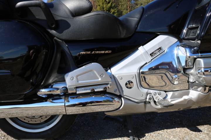 1416928-34 Honda Powersports GL1800A Gold Wing 1.8. ABS. 120hp, 2001. Low mileage.