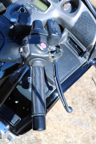 1416928-42 Honda Powersports GL1800A Gold Wing 1.8. ABS. 120hp, 2001. Low mileage.