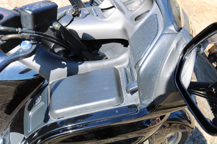 1416928-44 Honda Powersports GL1800A Gold Wing 1.8. ABS. 120hp, 2001. Low mileage.