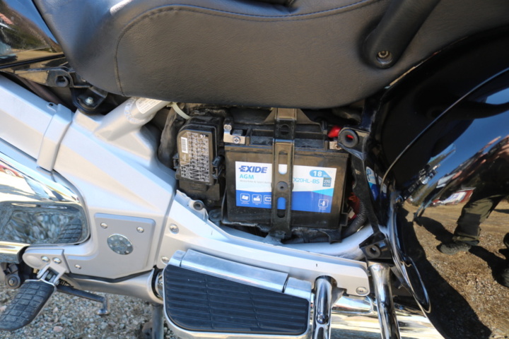 1416928-59 Honda Powersports GL1800A Gold Wing 1.8. ABS. 120hp, 2001. Low mileage.