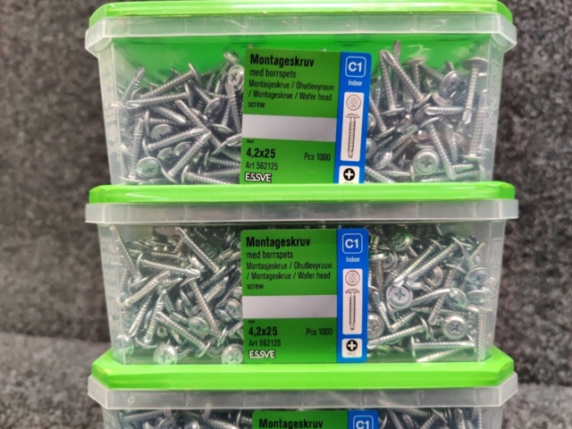 1519007-3 4 pcs Packages Mounting screw, Essve