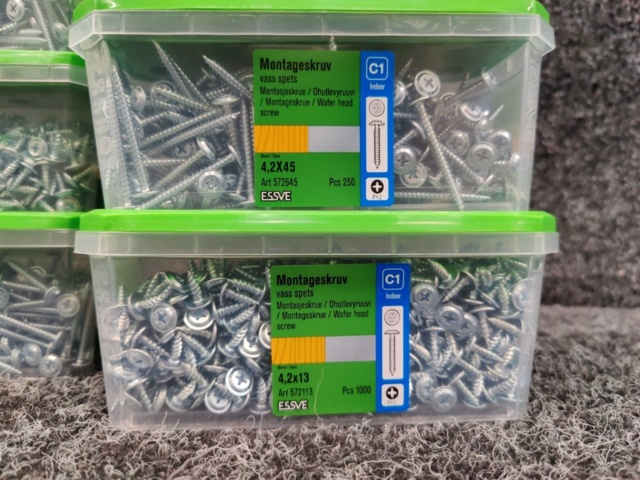 1519009-4 6 pcs Packages Mounting screw, Essve